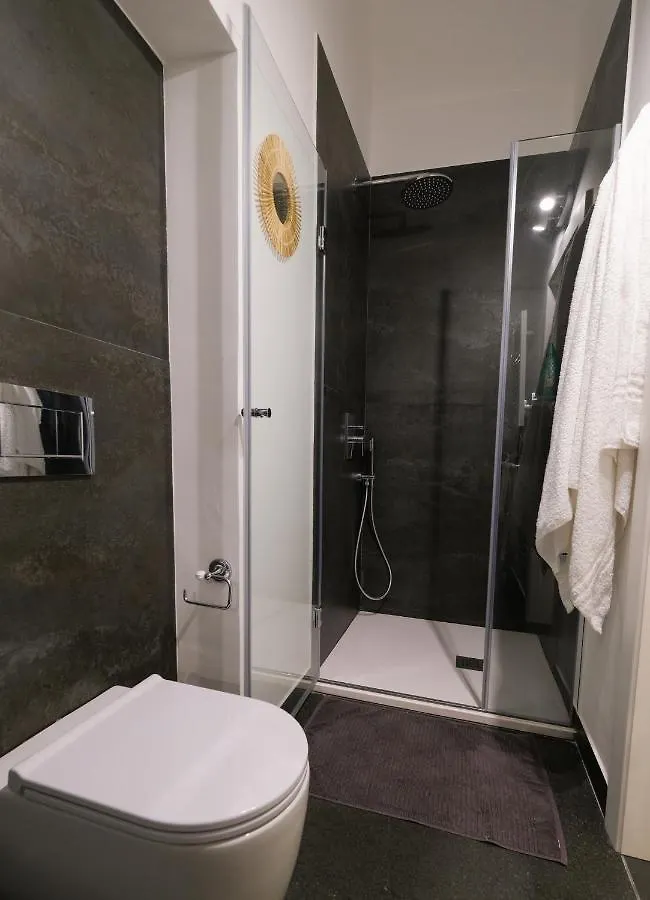 Old Stone House Apartment Bari 0*,