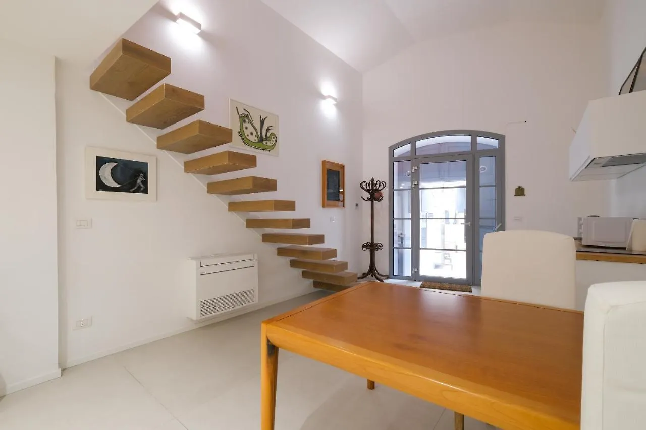 Old Stone House Apartment Bari 0*,  Italy